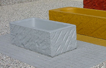 Firma STYL-BET oferuje Państwu elegancką donicę z betonu barwionego.