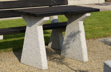 Betonowy stół ogrodowo-parkowy od producenta ławek, siedzisk oraz innych elementów małej architektury miejskij