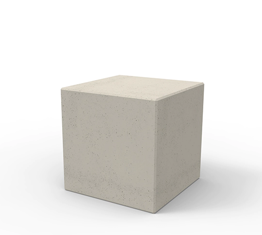 Parkingowa zapora betonowa wykonana w kształcie sześcianu. Wykończenie w technologii betonu architektonicznego.