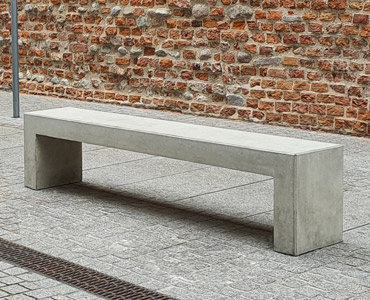 Siedziska z betonu architektonicznego oraz plukanego
