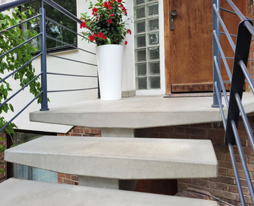 Nowoczesne stopnie schodowe od producenta małej architektury betonowej