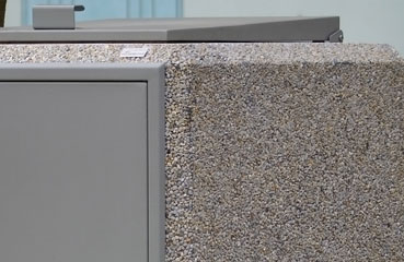 Firma STYL-BET producent małej architektury betonowej poiaada w swojej ofercie betonowe obudowy na pojemniki 120 ltr 