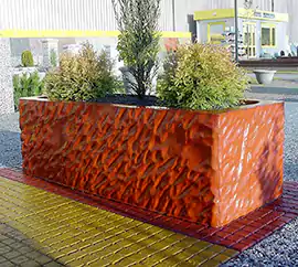 Duża donica parkowa Iryda dostępna w bogatej gamie kolorystycznej betonu barwionego w masie